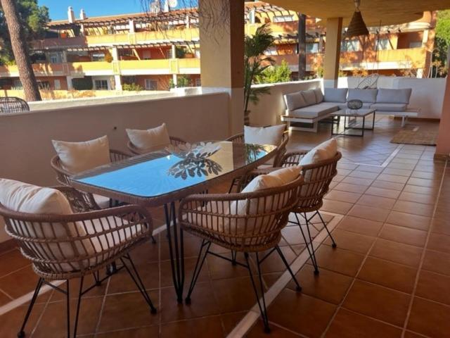 Apartemen Center 2 Beds Elviria Marbella